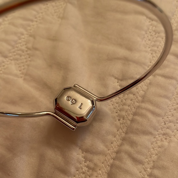 Swarovski bangle with stone | Comes with box! - Picture 5 of 10